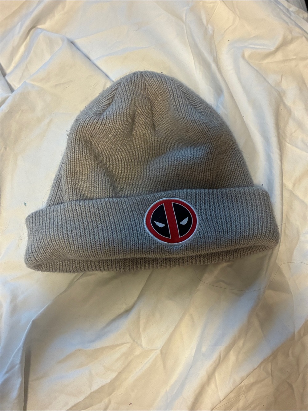 Marvel Deadpool Patch Knit Beanie - Gray